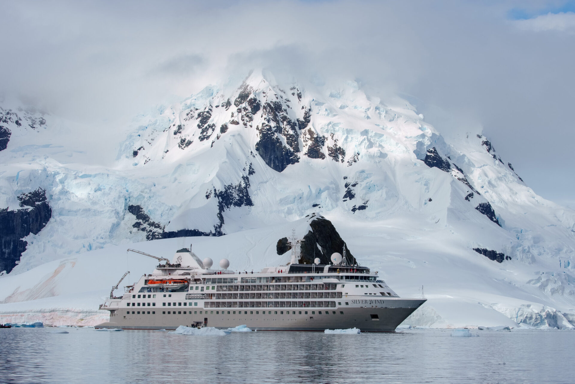 #SW230117012 - ANTARCTIC CRUISE PUERTO WILLIAMS TO PUERTO WILLIA