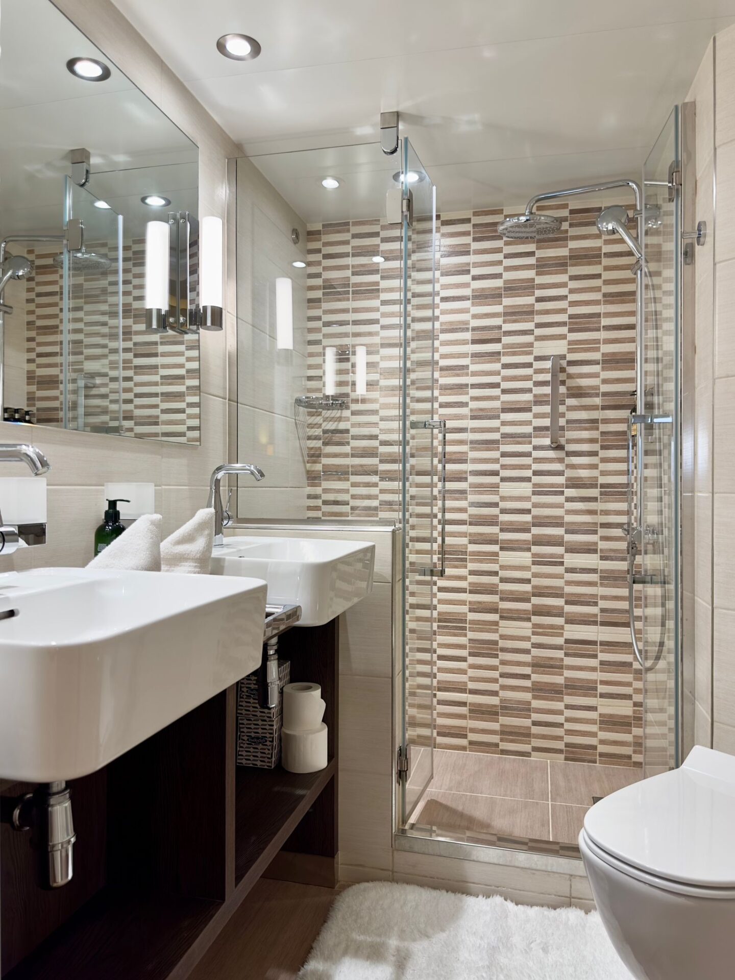 WINDSTAR CRUISES - STAR LEGEND - Gallery Image