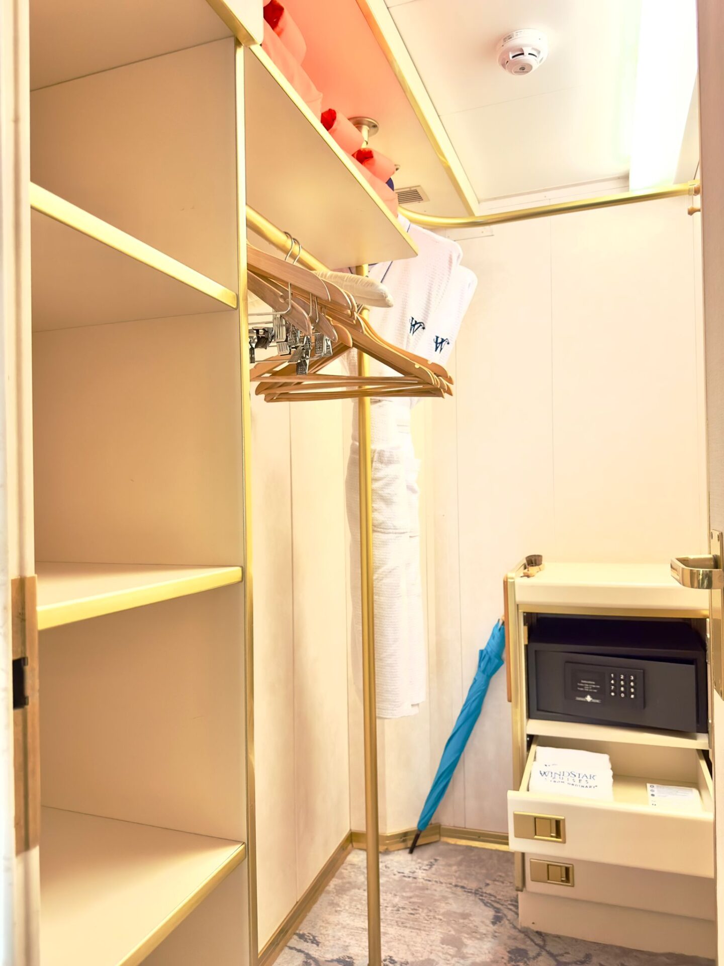 WINDSTAR CRUISES - STAR LEGEND - Gallery Image