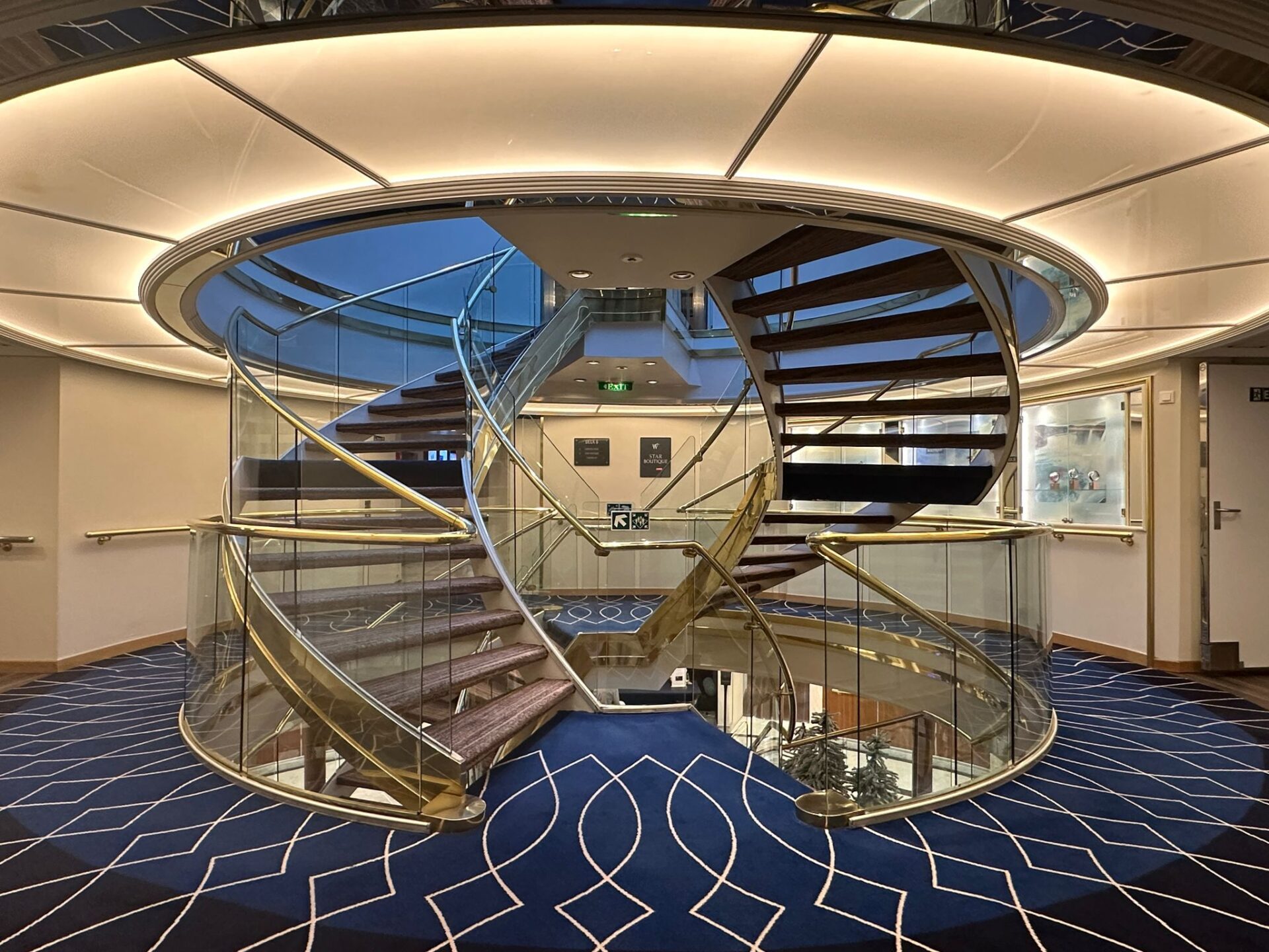 WINDSTAR CRUISES - STAR LEGEND - Gallery Image