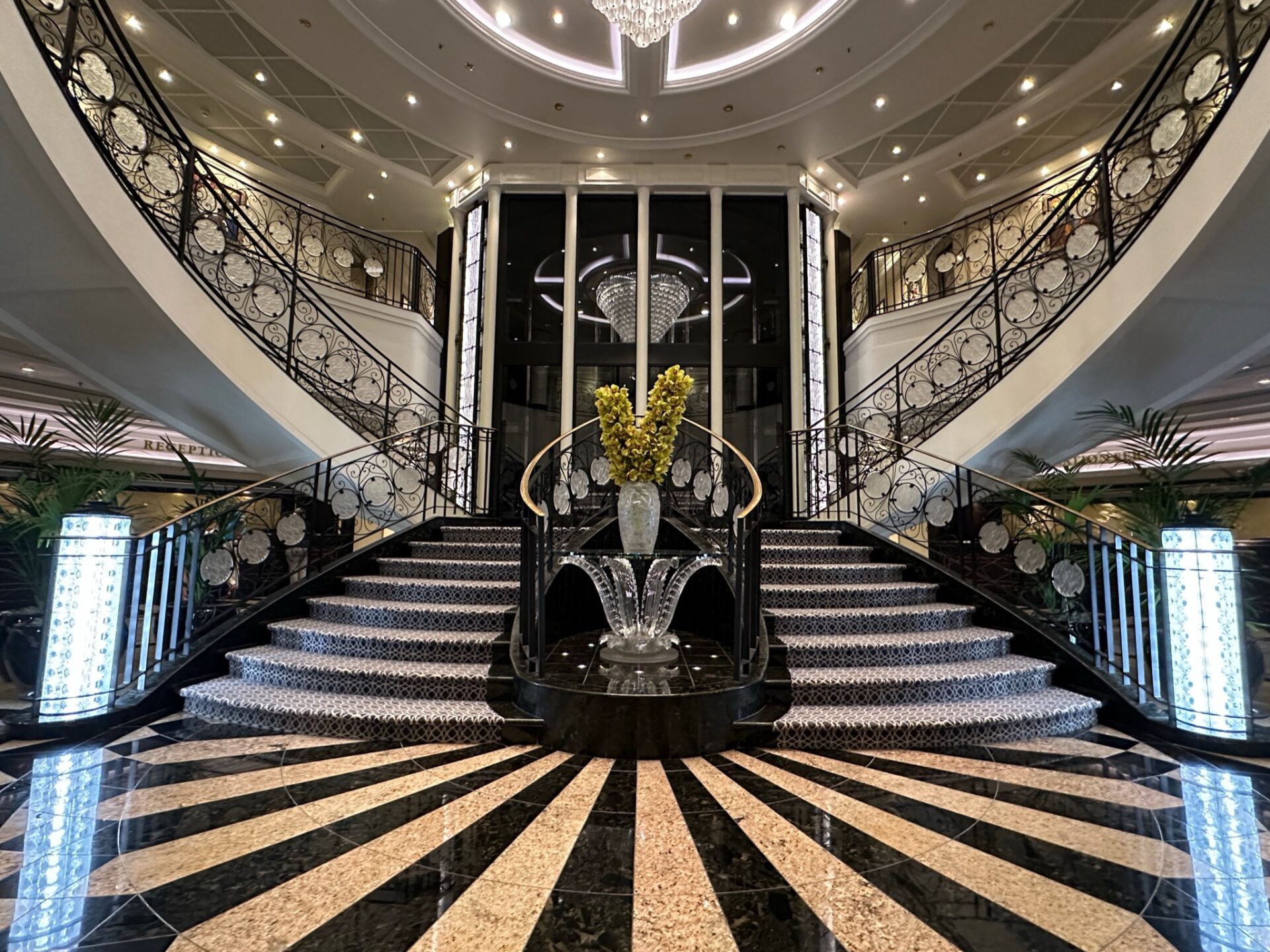 Oceania Cruises - Oceania Riviera - Gallery Image