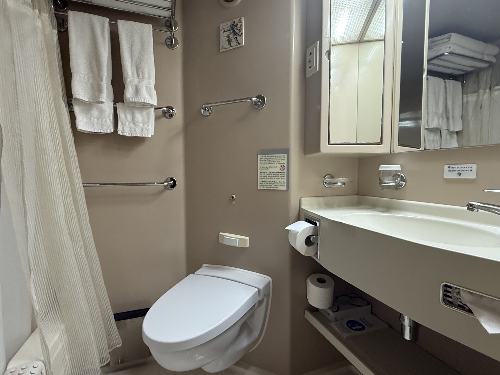 Holland America Line - Oosterdam - Gallery Image