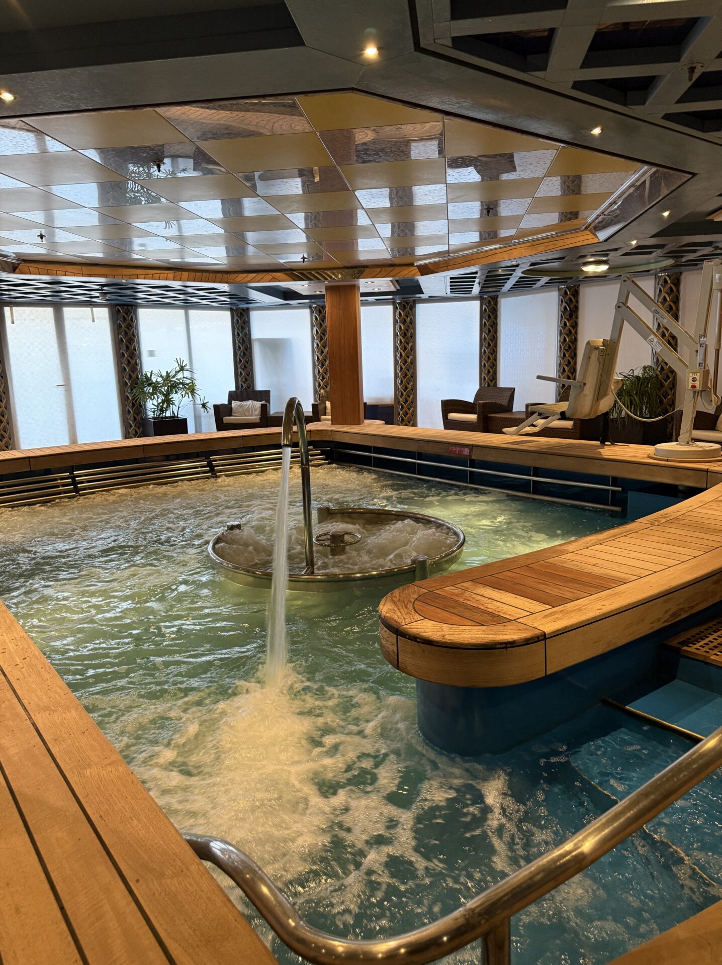 HOLLAND AMERICA LINE - OOSTERDAM