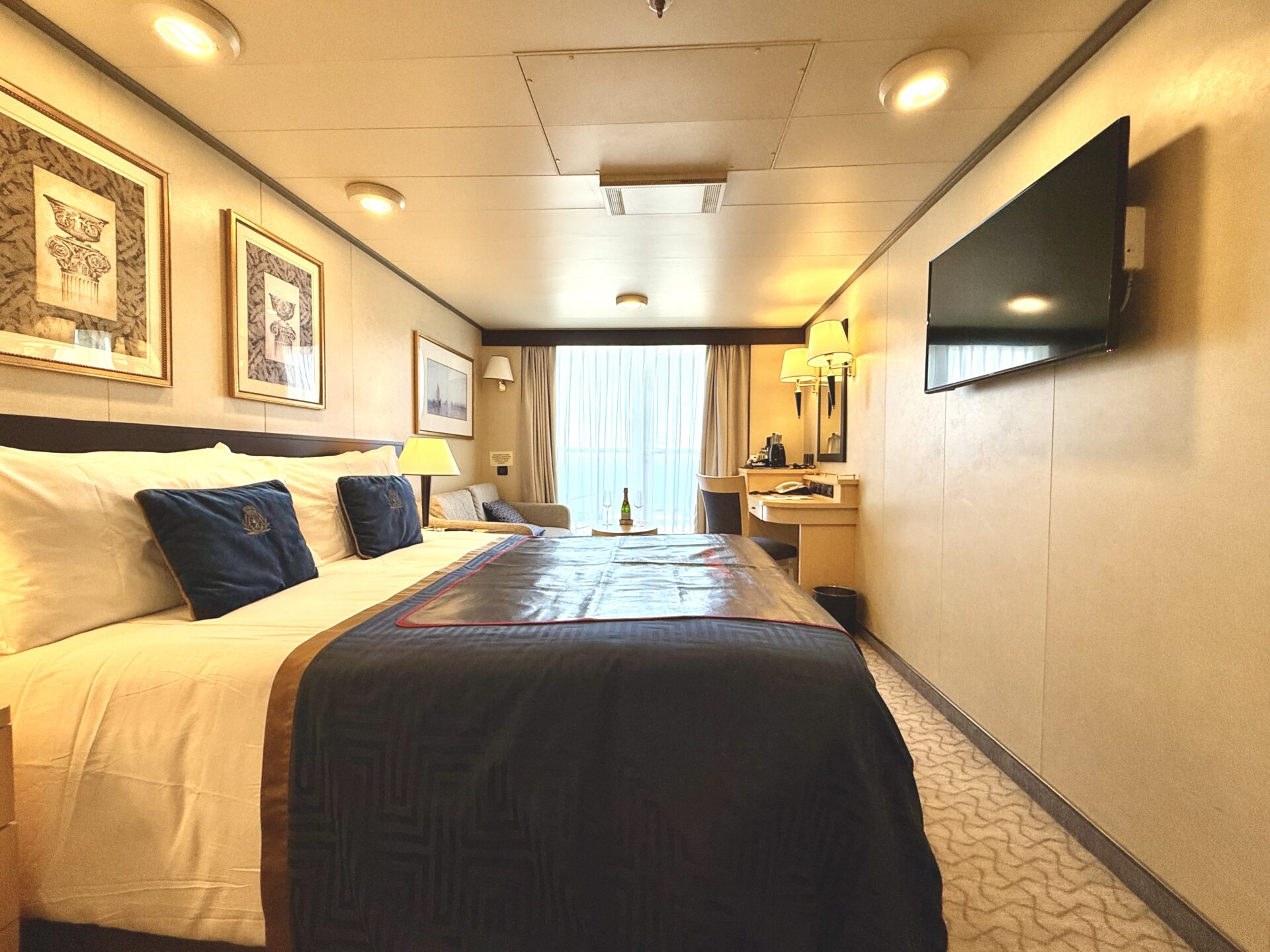 Cunard - Queen Victoria - Gallery Image