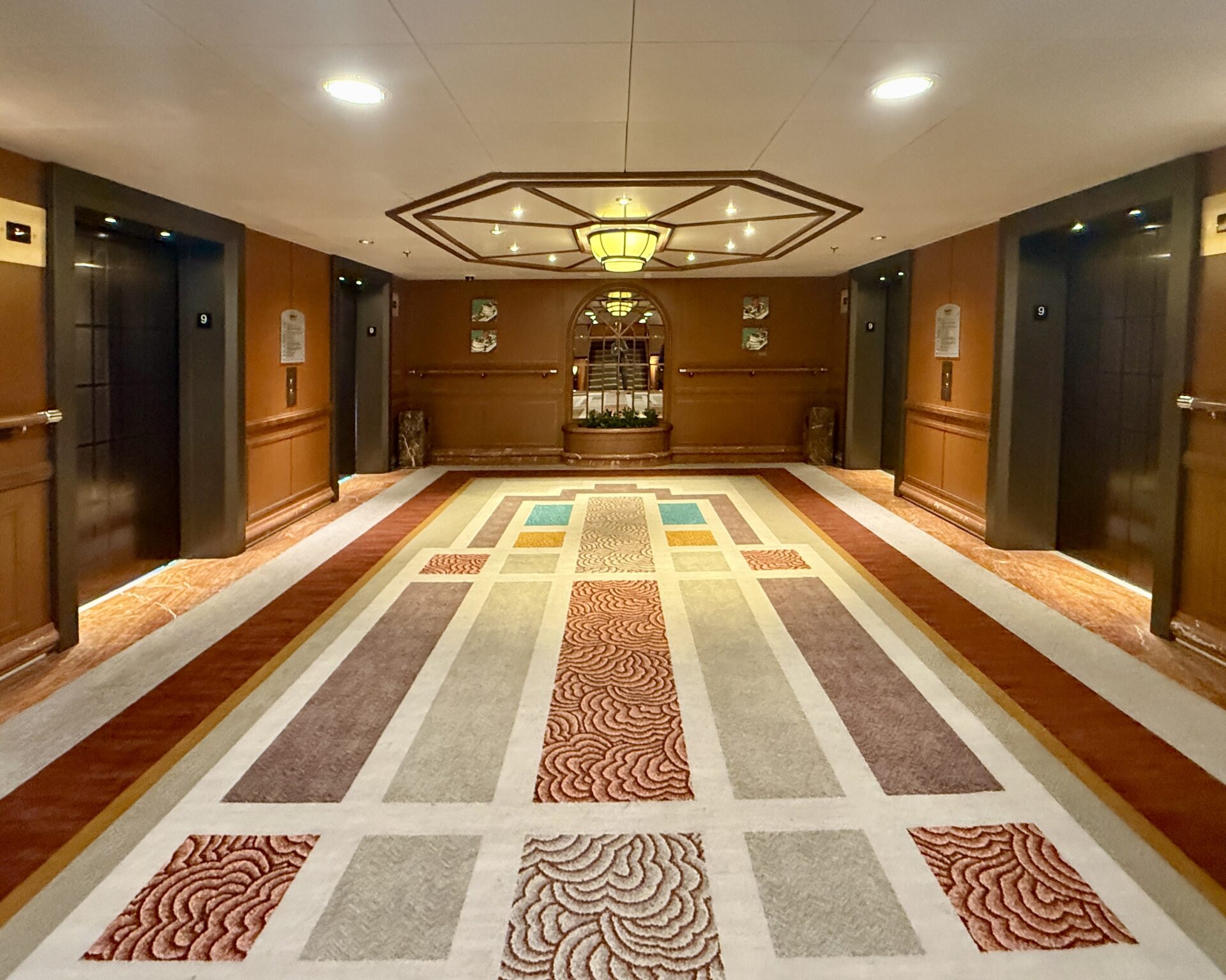 Cunard - Queen Victoria - Gallery Image