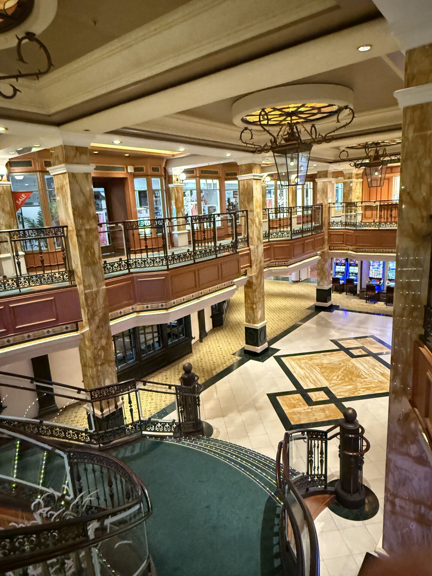 Cunard - Queen Victoria - Gallery Image