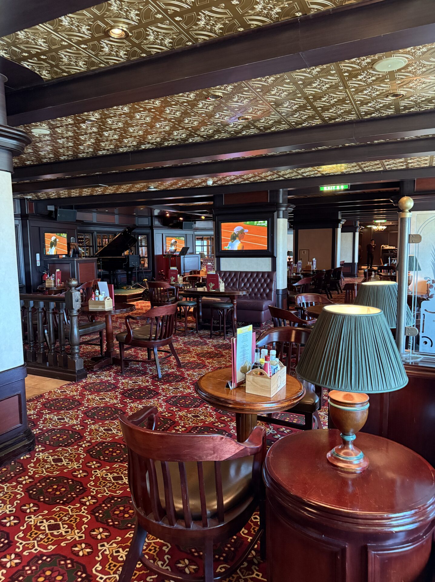 Cunard - Queen Victoria - Gallery Image