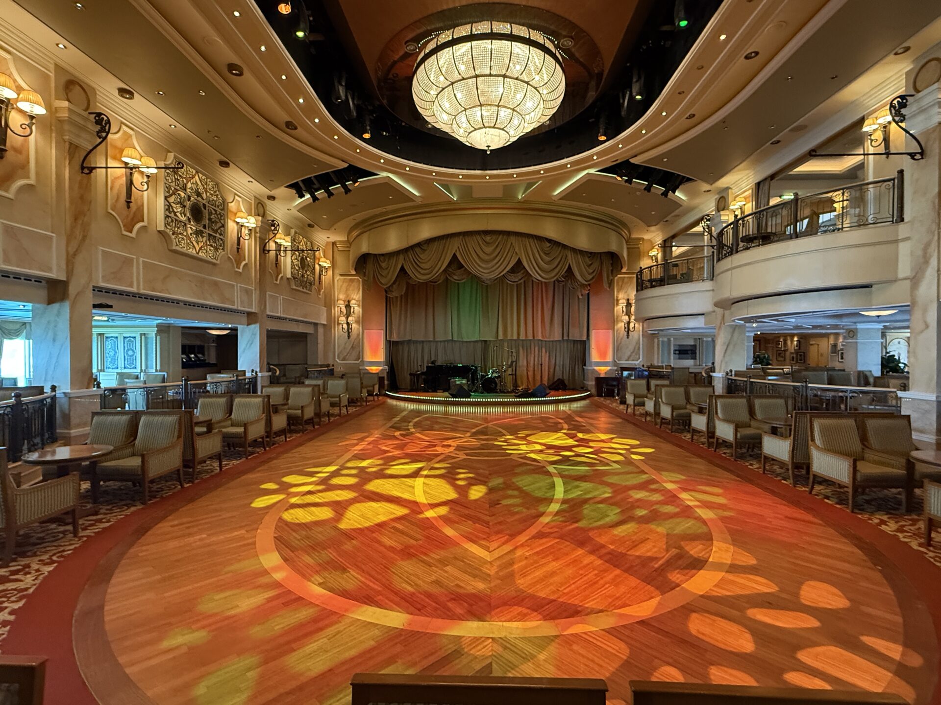 Cunard - Queen Victoria - Gallery Image