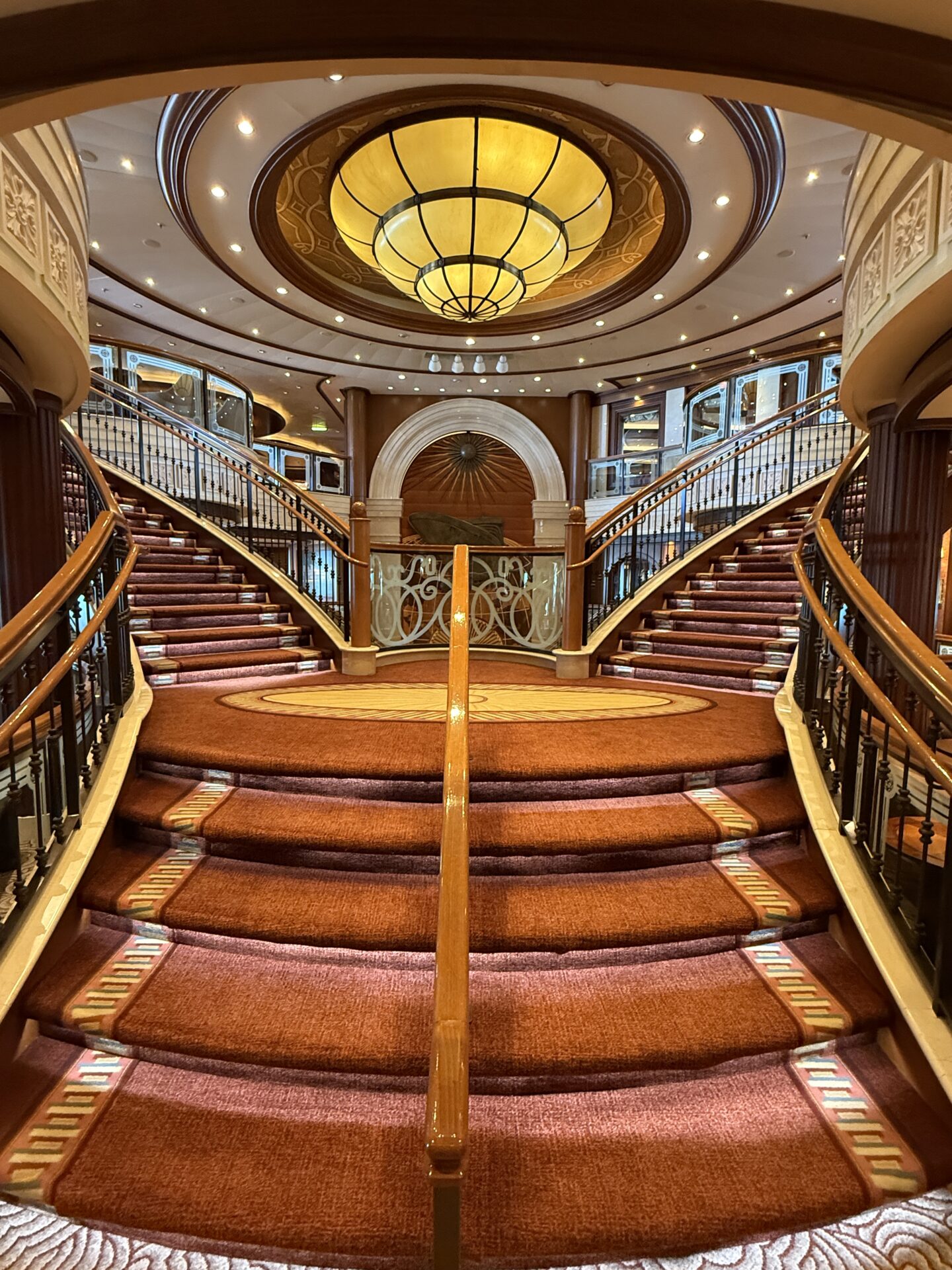Cunard - Queen Victoria - Gallery Image