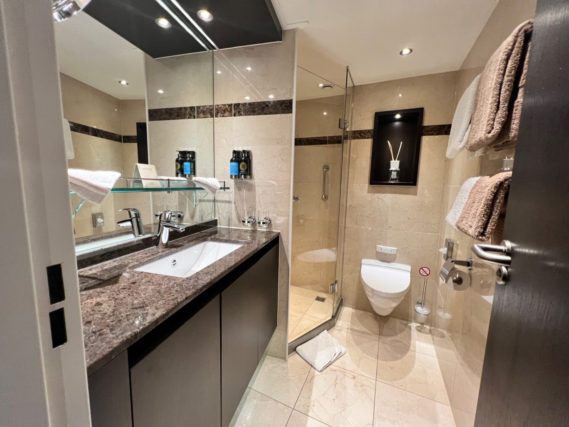 Avalon Waterways - Avalon Illumination - Gallery Image