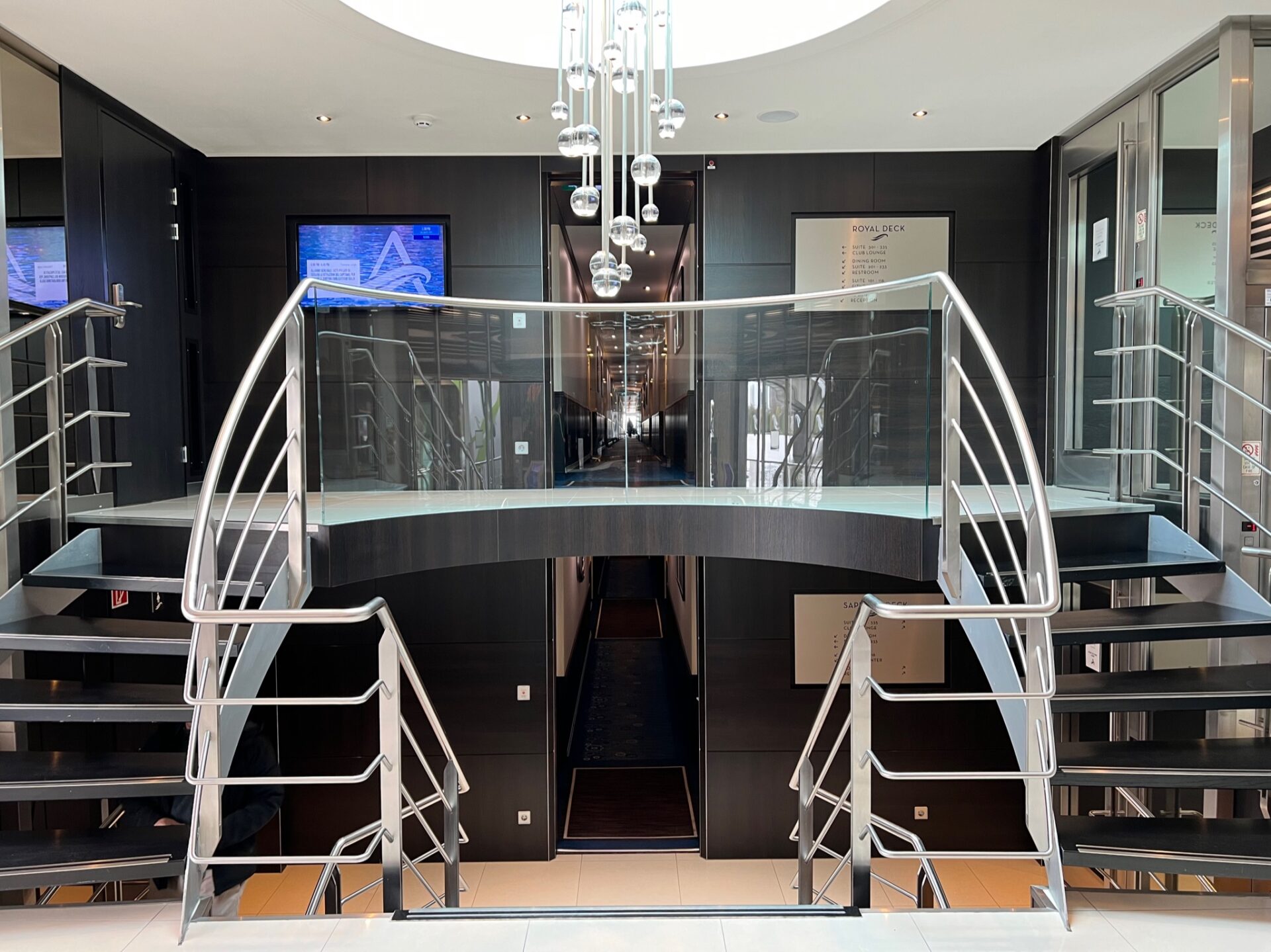 Avalon Waterways - Avalon Illumination - Gallery Image