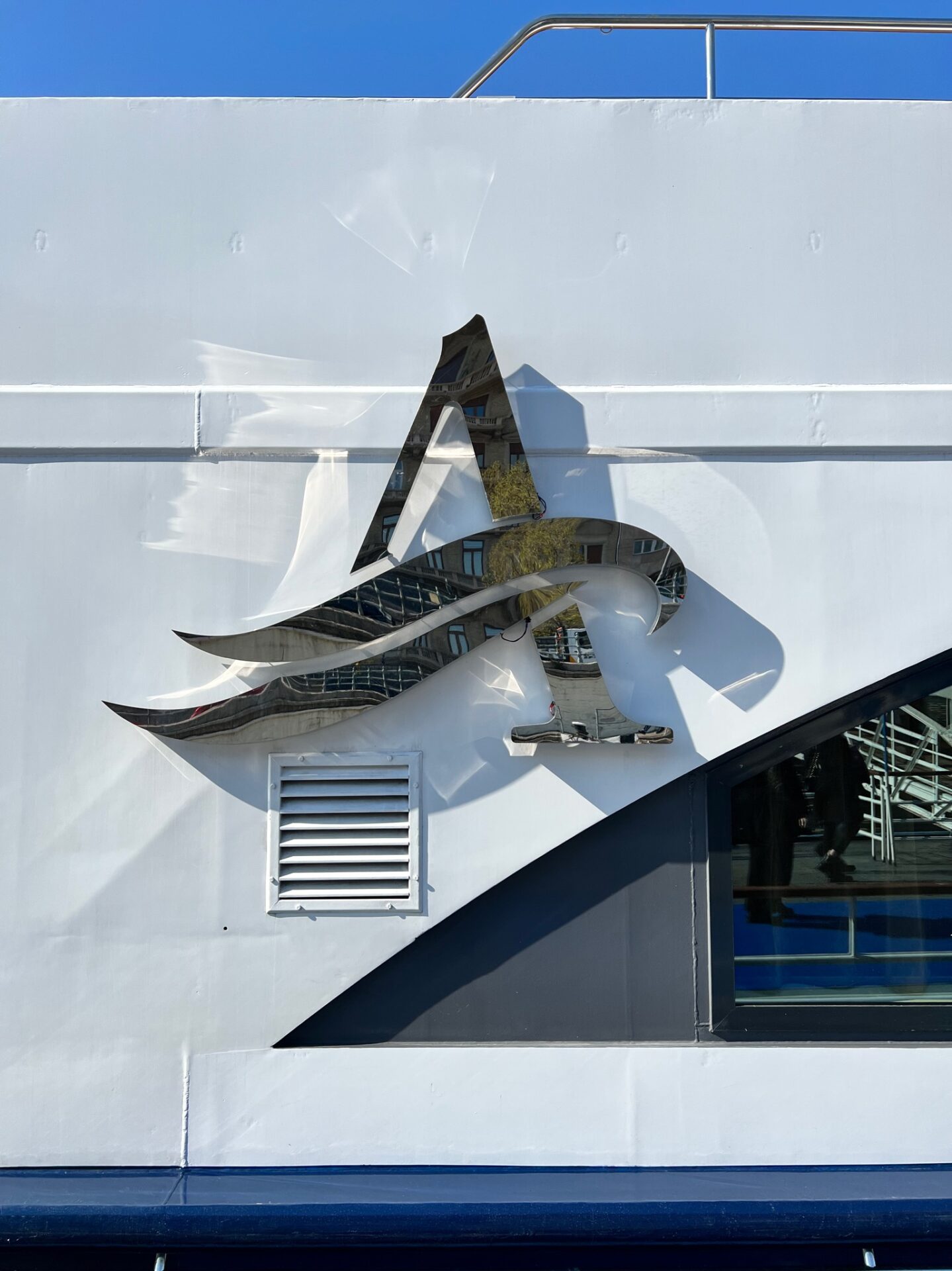 Avalon Waterways - Avalon Illumination - Gallery Image