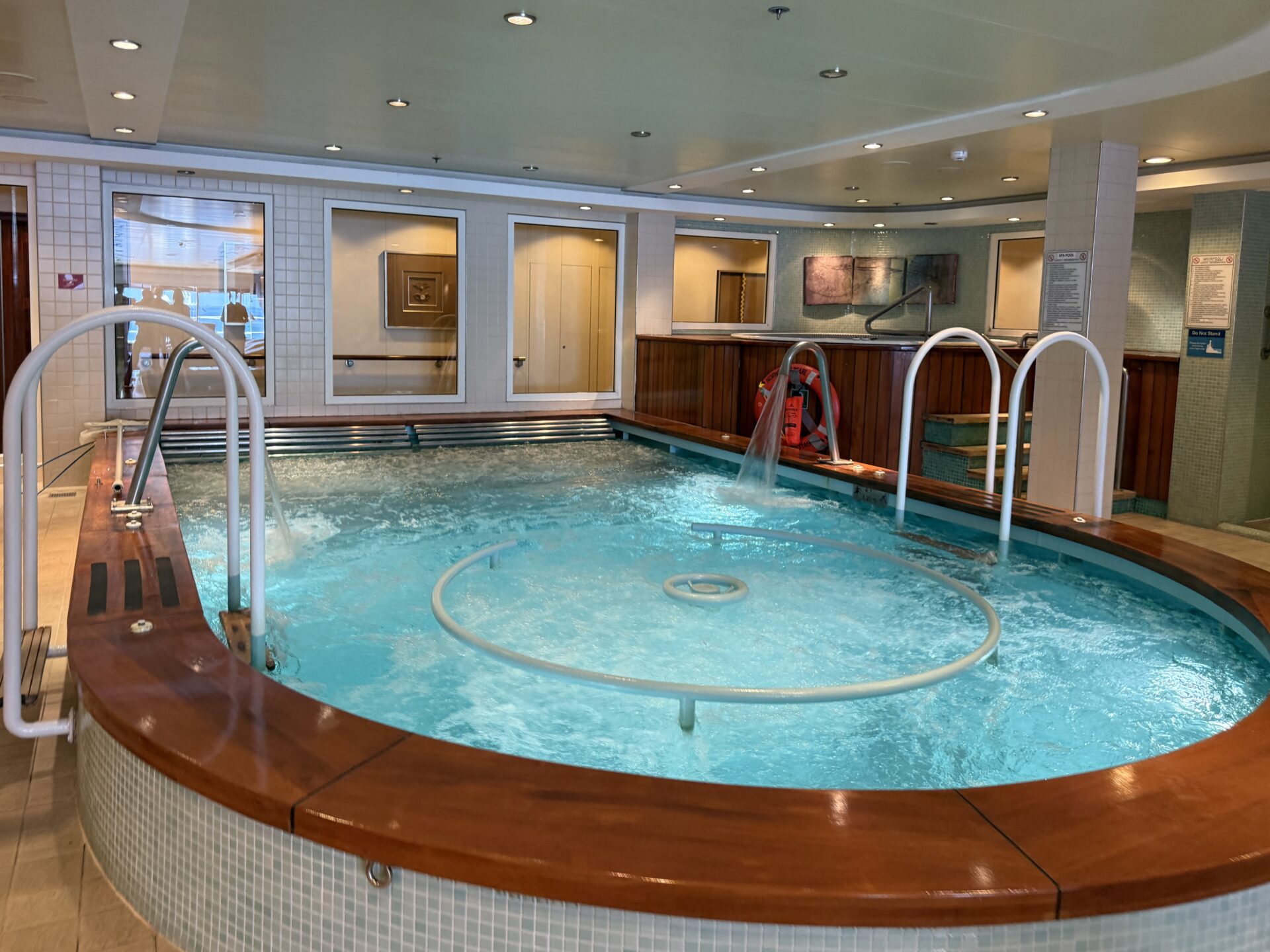 Norvegian Cruises Line - Norwegian Pearl - Gallery Image